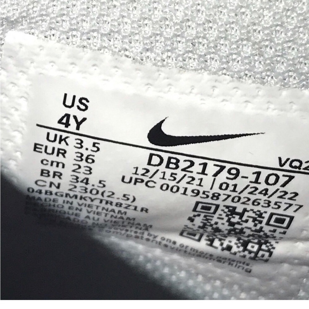 Nike Dunk High (GS) Summit White/Pure Platinum Sneakers DB2179 107 Youth Size 4y - Picture 7 of 11